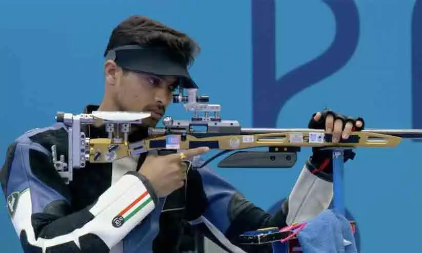 പാരീസിൽ ഇന്ത്യക്ക് വീണ്ടും മെഡൽ; വെങ്കലം വെടിവെച്ചിട്ട് സ്വപ്നിൽ കുശാലെ പാരീസിൽ ഇന്ത്യക്ക് വീണ്ടും മെഡൽ; വെങ്കലം വെടിവെച്ചിട്ട് സ്വപ്നിൽ കുശാലെ