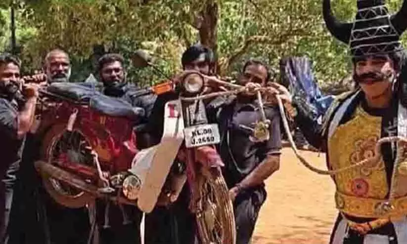 ഡ്രൈവിങ് പരിശീലനത്തിൽ നിന്ന് വിട പറഞ്ഞ് എം 80 ഡ്രൈവിങ് പരിശീലനത്തിൽ നിന്ന് വിട പറഞ്ഞ് എം 80