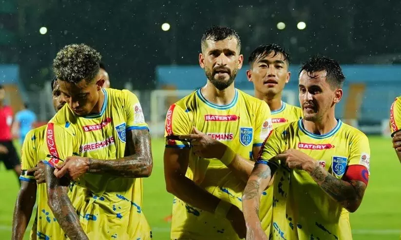 ഈ ചരിത്രജയം വയനാടിന്! മുംബൈയെ ഗോൾമഴയിൽ മുക്കി കേരള ബ്ലാസ്റ്റേഴ്സ് (8-0)