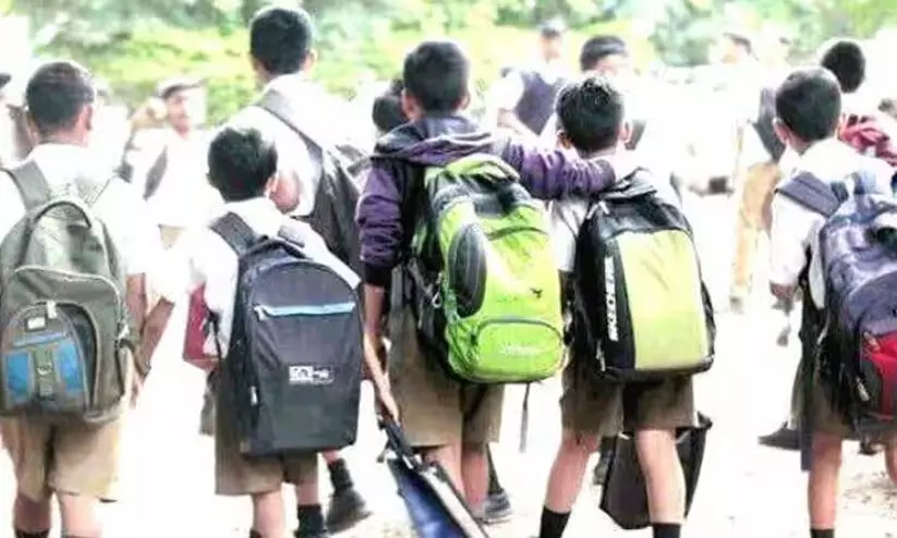 ഖാദർ കമ്മിറ്റി റിപ്പോർട്ട്​: മന്ത്രിസഭ അനുമതിക്ക്​​ പിന്നാലെ പ്രതിഷേധവുമായി ഹയർസെക്കൻഡറി അധ്യാപക സംഘടനകൾ