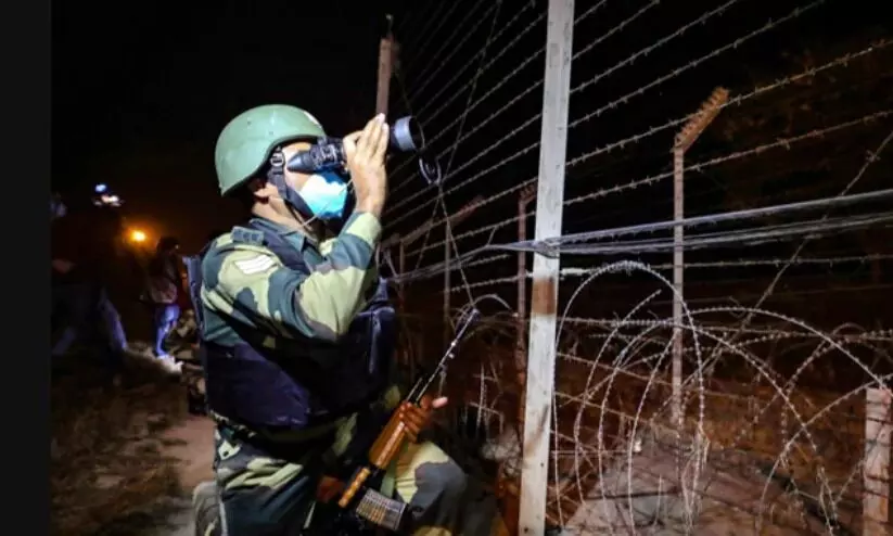 കശ്മീരിൽ പാക് നുഴഞ്ഞുകയറ്റക്കാരനെ വെടിവെച്ചുകൊന്നു കശ്മീരിൽ പാക് നുഴഞ്ഞുകയറ്റക്കാരനെ വെടിവെച്ചുകൊന്നു