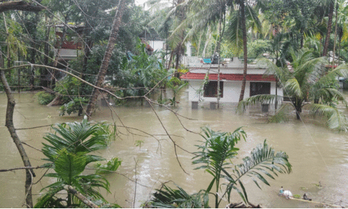 പൂനൂർപുഴ കരകവിഞ്ഞു; ആയിരങ്ങൾ വീടൊഴിഞ്ഞു