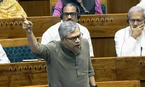 പ്രതിപക്ഷ എം.പിയോട് കോപാകുലനായി; റെയിൽവേ മന്ത്രിക്കെതിരെ ഇൻഡ്യ പ്രതിഷേധം