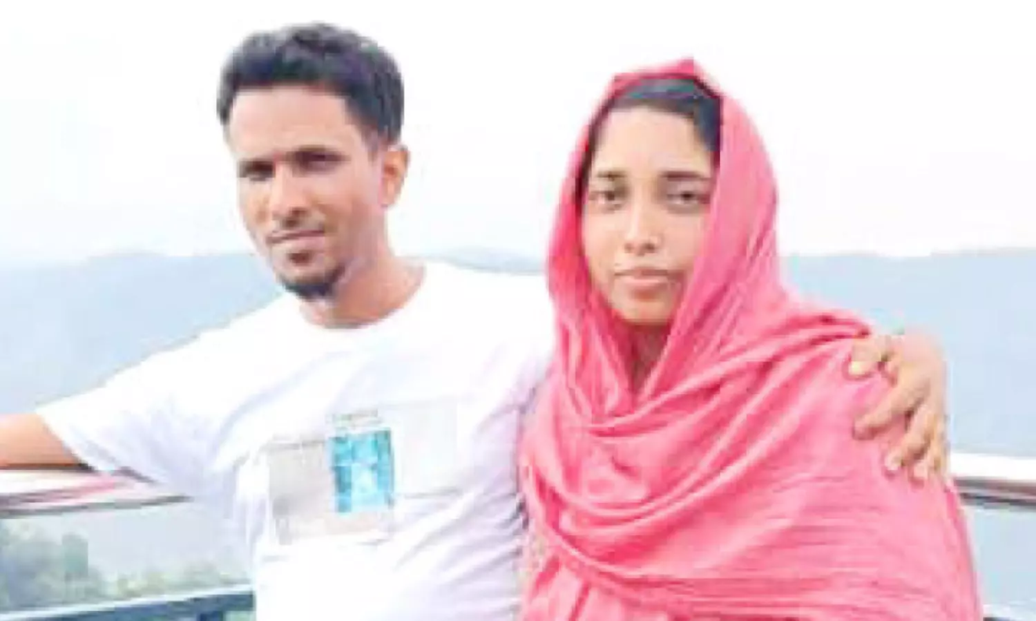 ഷം​സു​വും ഭാ​ര്യ ഷ​ബ്ന​യും