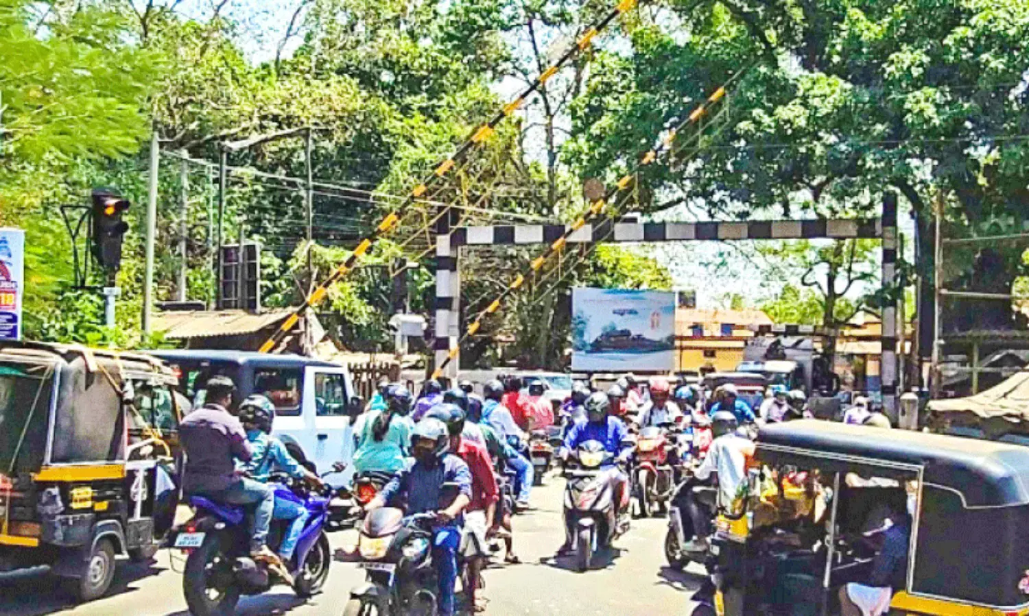 രണ്ട് പതിറ്റാണ്ടിന്‍റെ കാത്തിരിപ്പ്; യാഥാർഥ്യമാകാതെ കുണ്ടറ മേൽപാലം