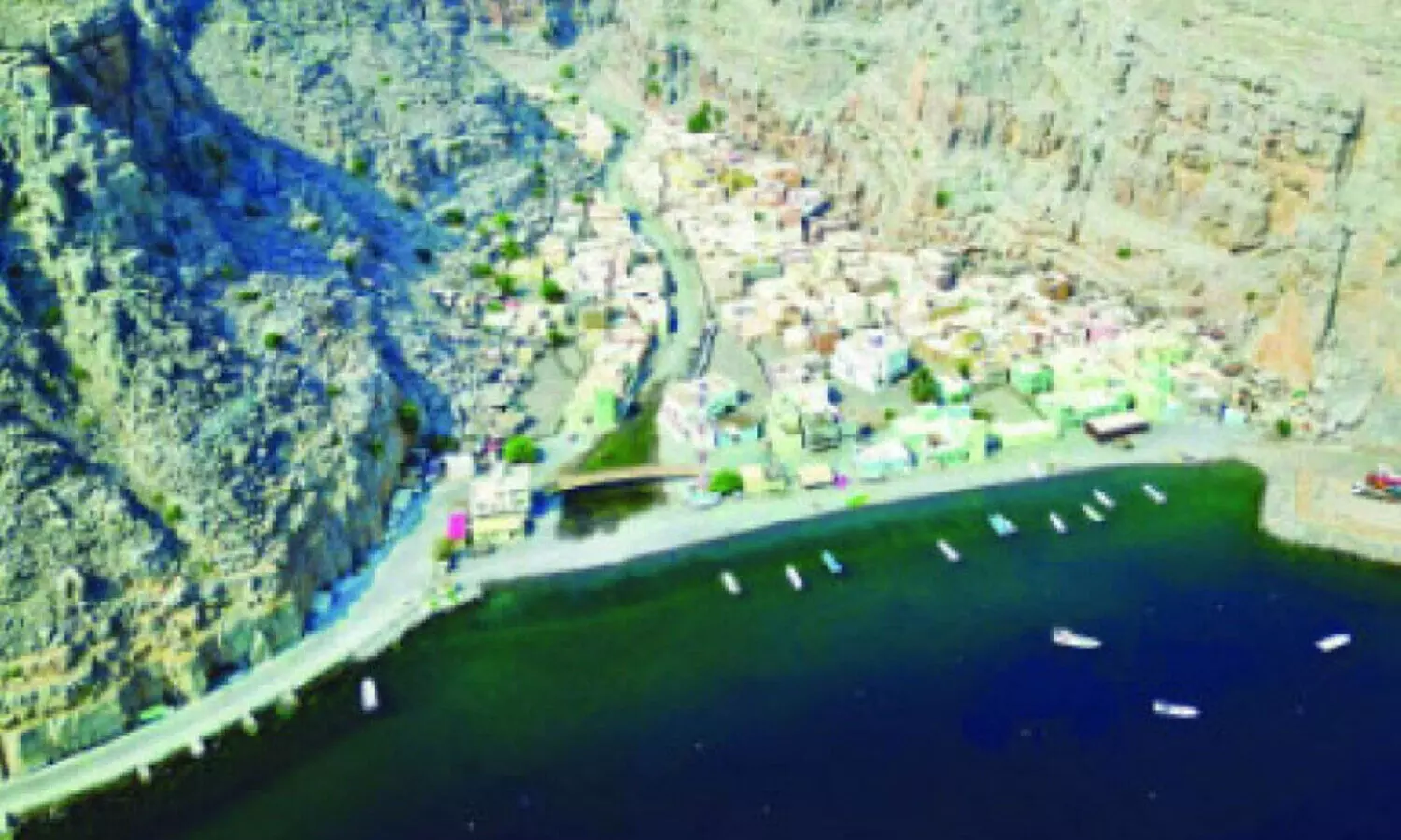 കും​സാ​ർ ഗ്രാ​മ​ത്തി​ൽ​നി​ന്നു​ള്ള കാ​ഴ്ച