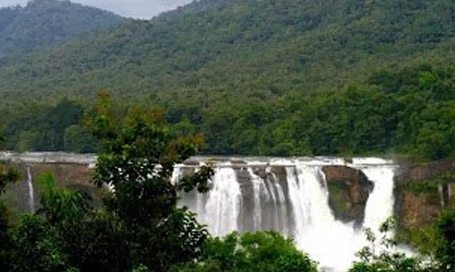 അതിരപ്പിള്ളി-മലക്കപ്പാറ യാത്രാ നിയന്ത്രണം തുടരും
