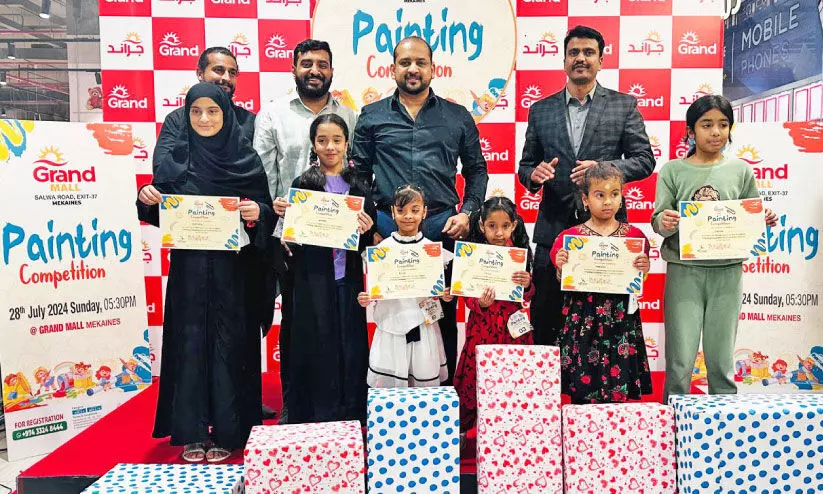 സ​മ്മാ​നം വി​ത​ര​ണം