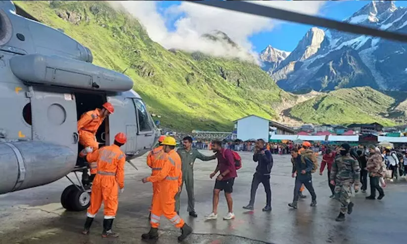 ഉത്തരാഖണ്ഡിൽ മിന്നൽ പ്രളയവും ഉരുൾപ്പൊട്ടലും; 16 പേർ മരിച്ചു, കേദാർനാഥിൽ കുടുങ്ങിയവരെ എയർലിഫ്റ്റ് ചെയ്യും ഉത്തരാഖണ്ഡിൽ മിന്നൽ പ്രളയവും ഉരുൾപ്പൊട്ടലും; 16 പേർ മരിച്ചു, കേദാർനാഥിൽ കുടുങ്ങിയവരെ എയർലിഫ്റ്റ് ചെയ്യും