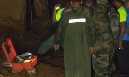 മൂന്നാം സിഗ്നലിലും ജീവന്‍റെ സാന്നിധ്യം; മുണ്ടക്കൈയിൽ രാത്രിയിലും പരിശോധന