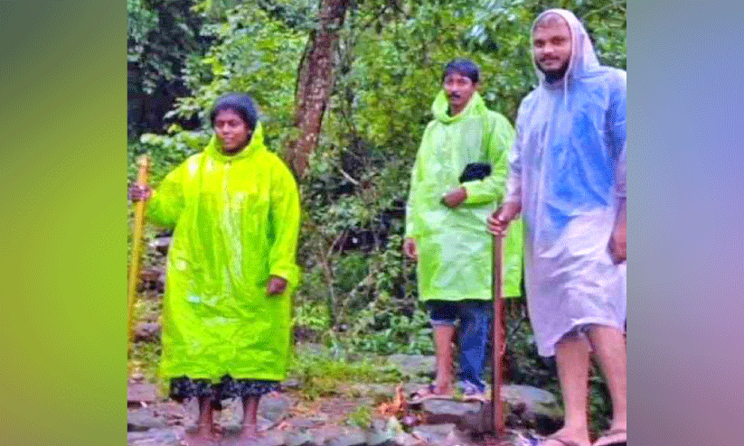 ഉരുൾപൊട്ടൽ ഭീഷണി: ക്യാമ്പിലേക്ക്​ മാറണമെന്ന് അധികൃതർ; നിർദേശം തള്ളി   ആദിവാസികൾ
