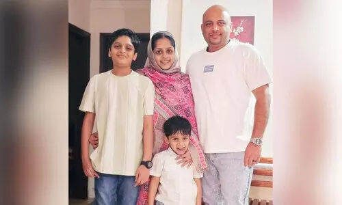 സ​മീ​റും കു​ടും​ബ​വും