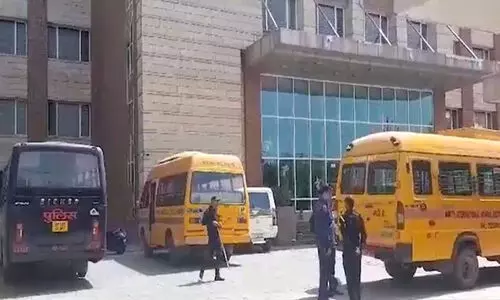 Student sent bomb threat email to school