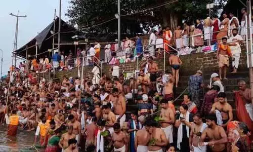 ബലിപിണ്ഡങ്ങൾ നിള ഏറ്റുവാങ്ങി; ഉറ്റവർക്ക് സായൂജ്യം