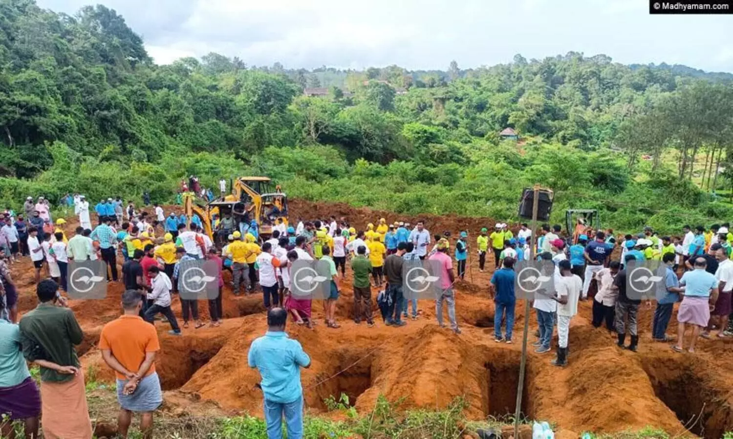 എട്ടു പേരുടെ മൃതദേഹങ്ങൾ പുത്തുമലയിലേക്ക്; സർവമത പ്രാർഥനയോടെ സംസ്കാരം ഉടൻ