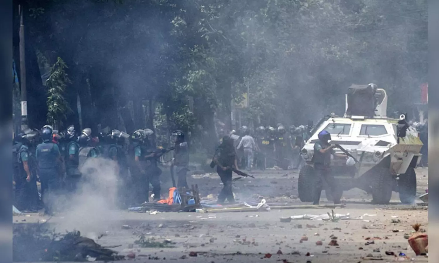 ബംഗ്ലാദേശിനെ പിടിച്ചുലച്ച് വീണ്ടും സംഘർഷം; 72 പേർ കൊല്ലപ്പെട്ടു; ഇന്ത്യക്കാർക്ക് ജാഗ്രത നിർദേശം