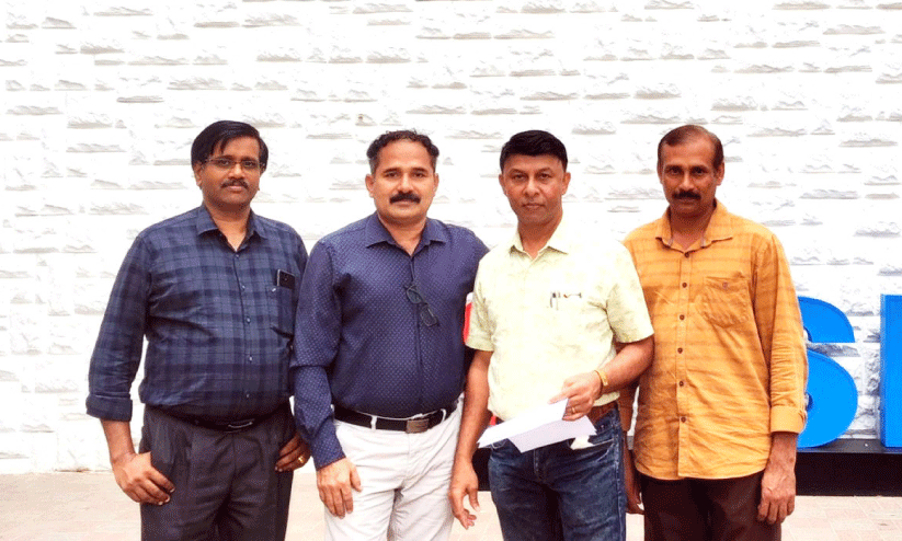 ഇ​ന്ത്യ​ൻ സ്കൂ​ൾ മ​സ്ക​ത്ത് മാ​നേ​ജ്മെ​ന്റിന് നിവേദനം നൽകി രക്ഷിതാക്കൾ