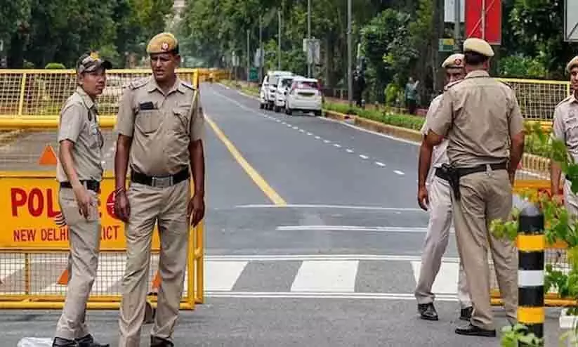 സമ്മർദം താങ്ങാൻ സാധിക്കുന്നില്ല, മനസ്സമാധാനം നഷ്ടപ്പെട്ടിട്ട് നാളുകളായി; ഡൽഹി ഐ.എ.എസ് കോച്ചിങ് സെന്ററിലെ വിദ്യാർഥിനിയുടെ ആത്മഹത്യ കുറിപ്പ് പുറത്ത് സമ്മർദം താങ്ങാൻ സാധിക്കുന്നില്ല, മനസ്സമാധാനം നഷ്ടപ്പെട്ടിട്ട് നാളുകളായി; ഡൽഹി ഐ.എ.എസ് കോച്ചിങ് സെന്ററിലെ വിദ്യാർഥിനിയുടെ ആത്മഹത്യ കുറിപ്പ് പുറത്ത്