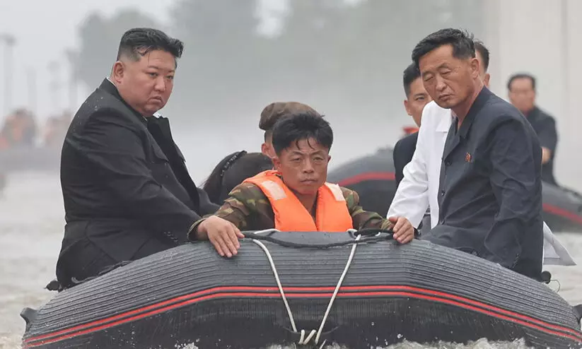 ഉത്തരകൊറിയയിൽ മഹാപ്രളയം; ആയിരങ്ങൾ മരിക്കുമ്പോഴും സഹായം സ്വീകരിക്കാതെ കിം ജോങ് ഉൻ ഉത്തരകൊറിയയിൽ മഹാപ്രളയം; ആയിരങ്ങൾ മരിക്കുമ്പോഴും സഹായം സ്വീകരിക്കാതെ കിം ജോങ് ഉൻ