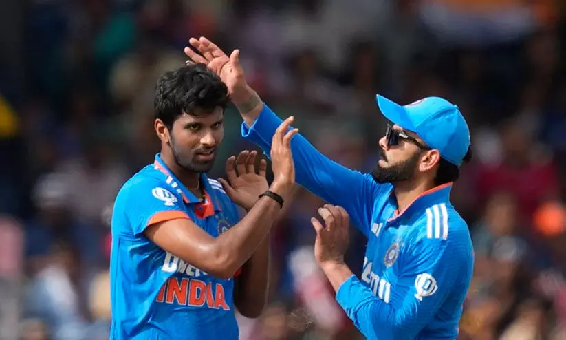 വാഷിങ്ടൺ സുന്ദറിന് മൂന്നു വിക്കറ്റ്; ലങ്കക്കെതിരെ ഇന്ത്യക്ക് 241 റൺസ് വിജയലക്ഷ്യം വാഷിങ്ടൺ സുന്ദറിന് മൂന്നു വിക്കറ്റ്; ലങ്കക്കെതിരെ ഇന്ത്യക്ക് 241 റൺസ് വിജയലക്ഷ്യം