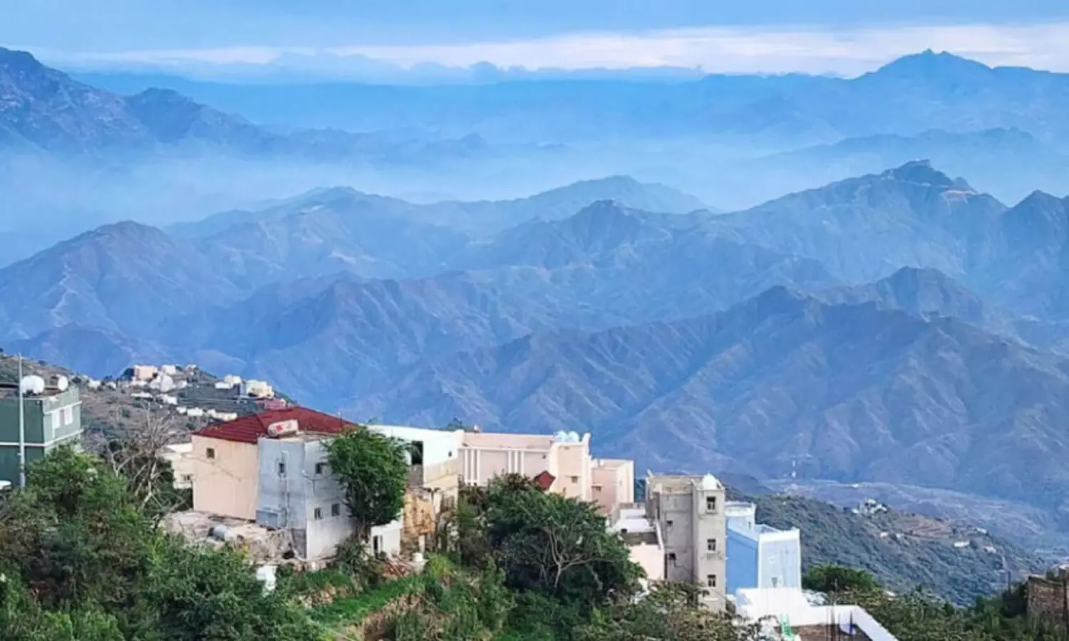 ഫൈ​ഫ കു​ന്നു​ക​ളു​ടെ കാ​ഴ്ച​ക​ൾ