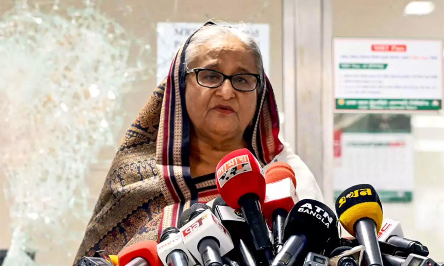 ശൈഖ് ഹസീന ഇന്ത്യയിൽ, അജിത് ദോവലുമായി കൂടിക്കാഴ്ച നടത്തി; സുരക്ഷിത കേന്ദ്രത്തിലേക്ക് മാറ്റുമെന്ന് റിപ്പോർട്ട്