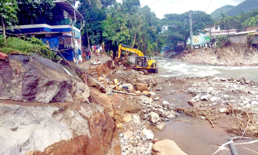 വി​ല​ങ്ങാ​ട് ഉ​രു​ൾ​പൊ​ട്ട​ൽ: അ​ശാ​സ്ത്രീ​യ നി​ർ​മാ​ണം നാ​ശ​ന​ഷ്ടം ഇ​ര​ട്ടി​ച്ചു; ന​ശി​ച്ച​ത് എട്ട് പാ​ല​ങ്ങ​ൾ