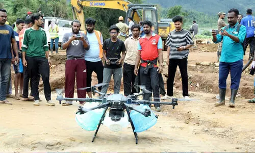 മുണ്ടക്കൈയിൽ രക്ഷാപ്രവര്‍ത്തകര്‍ക്ക് ഭക്ഷണമെത്തിക്കാൻ ഇനി ഡ്രോണുകളും