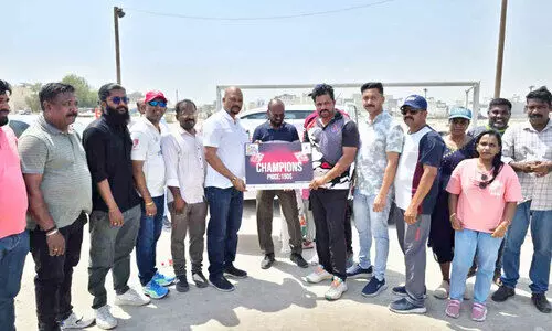 ക്രി​ക്ക​റ്റ് ടൂ​ർ​ണ​മെ​ന്റ്