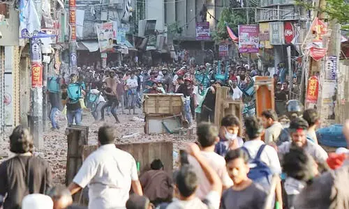 ബംഗ്ലാദേശിൽ സംഘർഷം വ്യാപിക്കുന്നു: നൂറോളം പേർ കൊല്ലപ്പെട്ടു