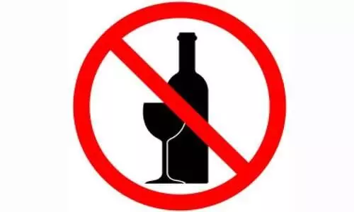 നികുതി കുടിശ്ശിക വരുത്തി ബാറുകൾ, പിരിക്കാതെ സർക്കാറും