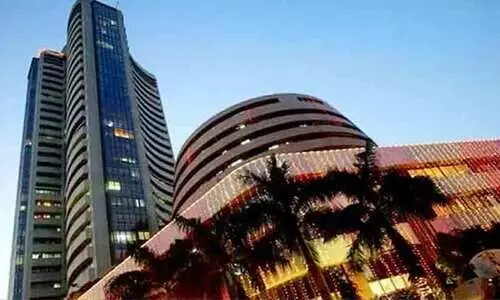 കൂപ്പുകുത്തി ഓഹരി വിപണി; സെൻസെക്സ് 2400 പോയന്റ് ഇടിഞ്ഞു, രൂപയുടെ മൂല്യവും താഴേക്ക്