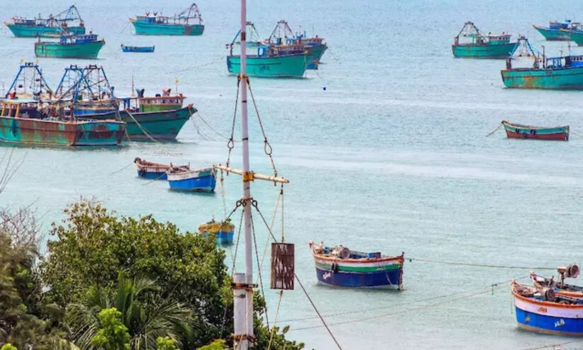 fishermen arrested by Sri Lankan Navy fishermen arrested by Sri Lankan Navy