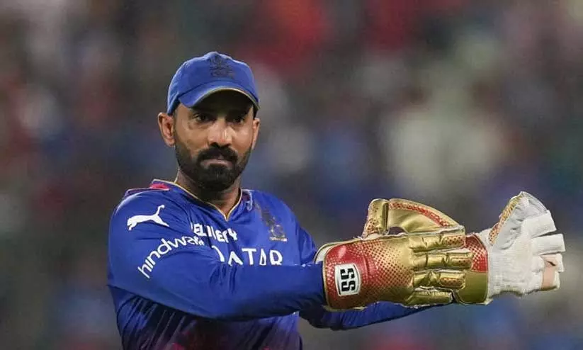 ‘വിരമിച്ചിട്ടില്ല’; യു-ടേണടിച്ച് ദിനേശ് കാർത്തിക്