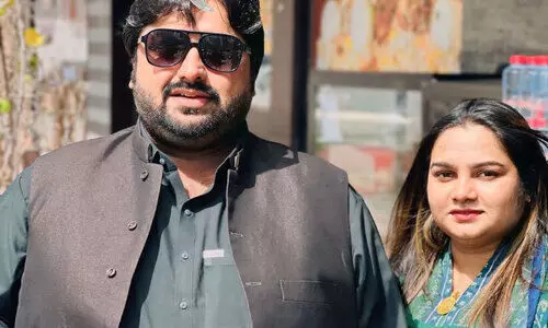 തൈ​മൂ​റും ഭാ​ര്യ ശ്രീ​ജ​യും