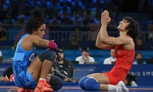 ചരിത്രമെഴുതി വിനേഷ് ഫോഗട്ട്; വനിത ഗുസ്തിയിൽ ഫൈനലിൽ ചരിത്രമെഴുതി വിനേഷ് ഫോഗട്ട്; വനിത ഗുസ്തിയിൽ ഫൈനലിൽ