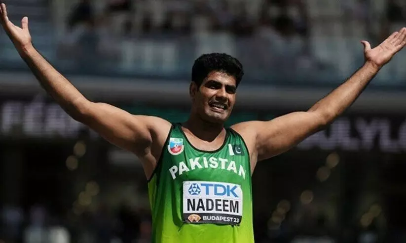 വീടിന്‍റെ പിറകിൽ പ്രാക്ടീസ്, ഒറ്റക്ക് വഴിവെട്ടിവന്നവൻ; ചോപ്രയുമായി മുട്ടുന്നത് പാകിസ്താന്‍റെ അർഷാദ് നദീം