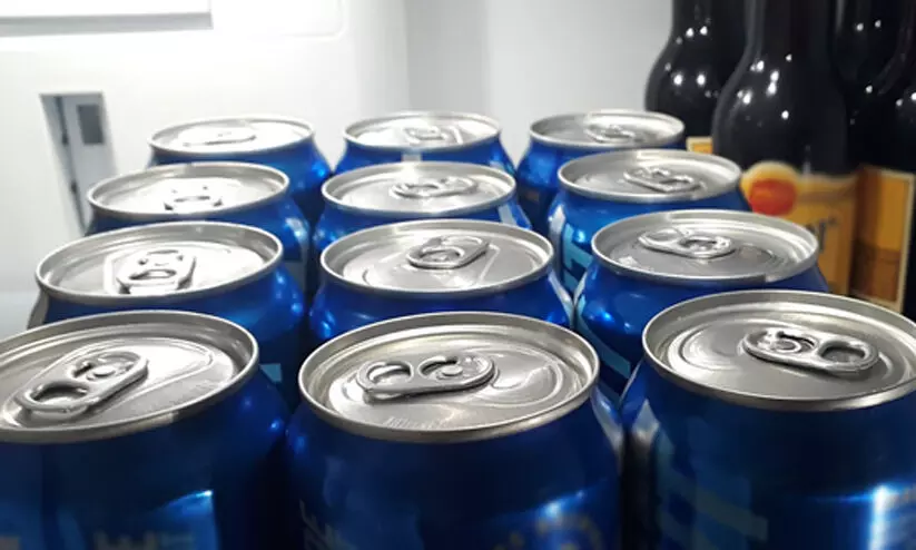 പ്രാഥമികാരോഗ്യ കേന്ദ്രത്തിലെ വാക്സിൻ ഫ്രീസറിൽ ബിയർ കുപ്പികൾ; അന്വേഷണത്തിന് ഉത്തരവ് പ്രാഥമികാരോഗ്യ കേന്ദ്രത്തിലെ വാക്സിൻ ഫ്രീസറിൽ ബിയർ കുപ്പികൾ; അന്വേഷണത്തിന് ഉത്തരവ്