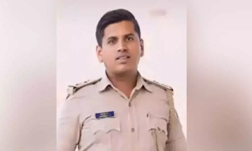 കൈ​ക്കൂ​ലി പീ​ഡ​നം; ജീ​വ​നൊ​ടു​ക്കി​യ എ​സ്.​ഐ​യു​ടെ കു​ടും​ബ​ത്തി​ന് 50 ല​ക്ഷം ന​ൽ​കും