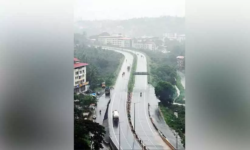 മ​ഴ ദു​ര​ന്ത​ങ്ങ​ൾ മം​ഗ​ളൂ​രു ദേ​ശീ​യ​പാ​ത​യി​ൽ വേ​ഗ​പ്പൂ​ട്ട്