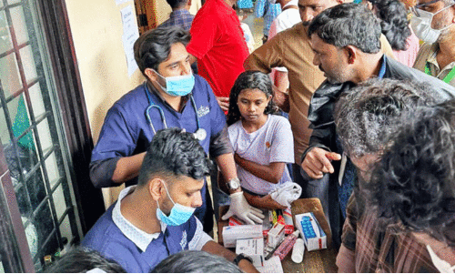 ദുരന്തമേഖലയിൽ കർമനിരതരായി ഡോക്ടർമാർ