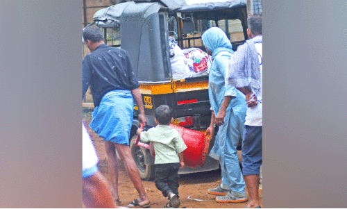 മ​ഹാ​ദു​ര​ന്ത​ത്തി​ന്റെ ദൃ​ശ്യ​ങ്ങ​ളു​ണ്ടോ? ആ ​സി.​സി.​ടി.​വി​യി​ൽ പ്ര​തീ​ക്ഷ