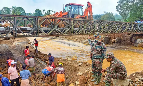മുണ്ടക്കൈ ചൂരല്‍മല പുനരധിവാസം; ഉദ്യോഗസ്ഥരുടെ അഭാവമില്ലെന്ന് കലക്ടർ
