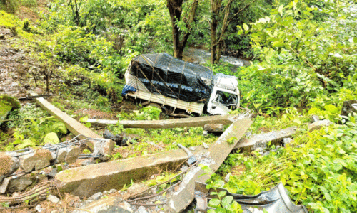 മാക്കൂട്ടം ചുരം പാതയിൽ വീണ്ടും അപകടം