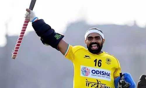 ഒളിമ്പിക്സ് സമാപന ചടങ്ങിൽ ഇന്ത്യൻ പതാകയേന്താൻ മനു ഭാകറിനൊപ്പം ശ്രീജേഷും