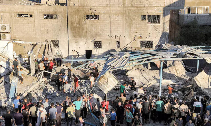 നരനായാട്ട് തുടർന്ന് ഇസ്രായേൽ: ഗസ്സയിൽ സ്കൂളിന് നേരെയുണ്ടായ വ്യോമാക്രമണത്തിൽ 100 പേർ കൊല്ലപ്പെട്ടു നരനായാട്ട് തുടർന്ന് ഇസ്രായേൽ: ഗസ്സയിൽ സ്കൂളിന് നേരെയുണ്ടായ വ്യോമാക്രമണത്തിൽ 100 പേർ കൊല്ലപ്പെട്ടു