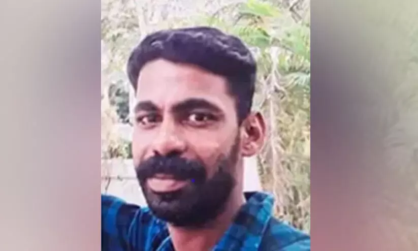 തിരുവനന്തപുരത്ത് ഗുണ്ടാ നേതാവിനെ വെട്ടിക്കൊന്നു തിരുവനന്തപുരത്ത് ഗുണ്ടാ നേതാവിനെ വെട്ടിക്കൊന്നു