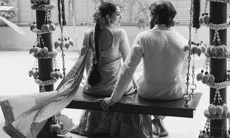 വിവാഹനിശ്ചയ ചിത്രങ്ങളുമായി ശോഭിത ധൂലിപാല