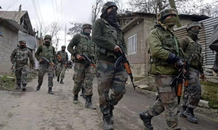 കശ്മീരിലെ അനന്ത്നാഗിൽ ഭീകരരുമായുള്ള ഏറ്റുമുട്ടലിൽ രണ്ട് സൈനികർക്ക് വീരമൃത്യു കശ്മീരിലെ അനന്ത്നാഗിൽ ഭീകരരുമായുള്ള ഏറ്റുമുട്ടലിൽ രണ്ട് സൈനികർക്ക് വീരമൃത്യു