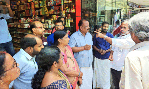 മൂന്നുപീടിക ജങ്ഷൻ വീതി കൂട്ടാനുള്ള സർവേ നടപടികൾക്ക് തുടക്കം